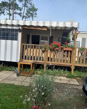 Mobilhome Confort 40 M2 Pour 4 Personnes Campsite Saint-Julien-en-Born