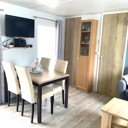 Mobilhome Confort 40 M2 Pour 4 Personnes Campsite Saint-Julien-en-Born